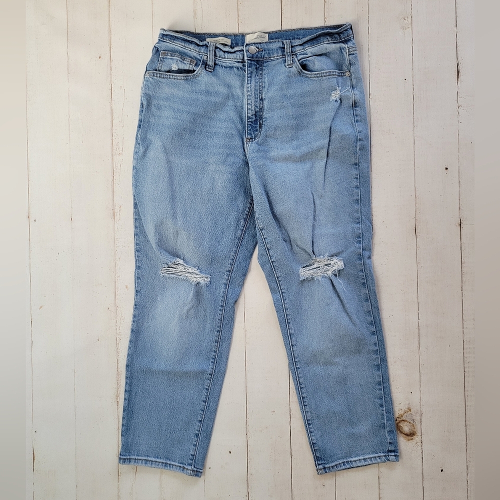 Universal Thread Size 12 R Women's High Rise 90's Slim Distressed Mom Jeans